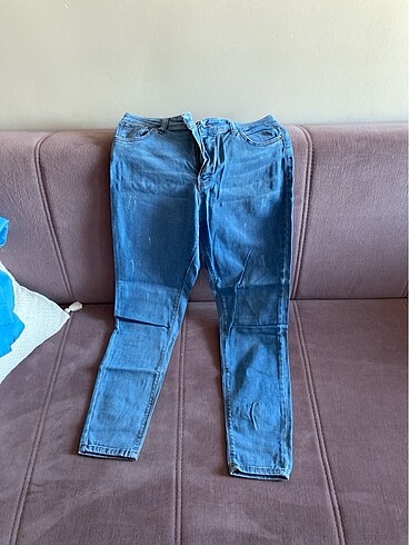 30 Beden mavi Renk Jean temiz kusuru yok