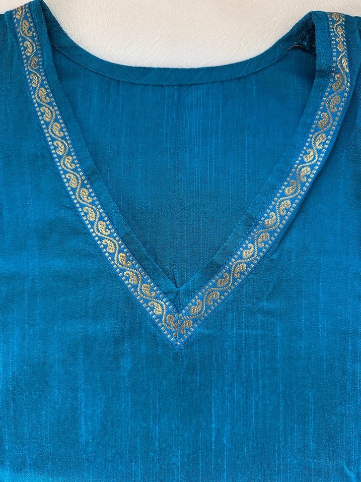 Mavi V Yakalı Hindistandan Tunik - Görsel 2