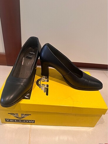 Kadın deri topuklu siyah ayakkabı - Görsel 2