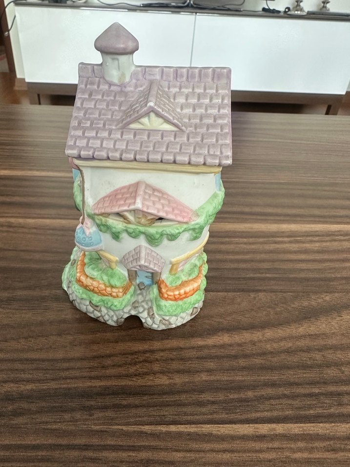 Disney karakterli kumbara ve biblo - Görsel 2