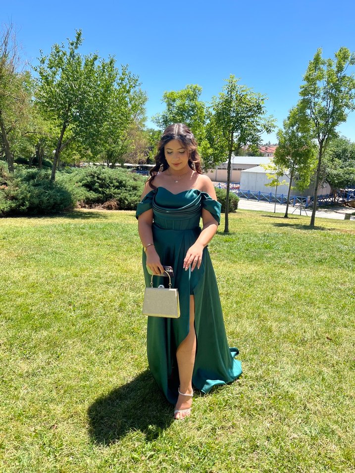 Yeşil Drapeli Uzun Mezuniyet Elbisesi - Görsel 3