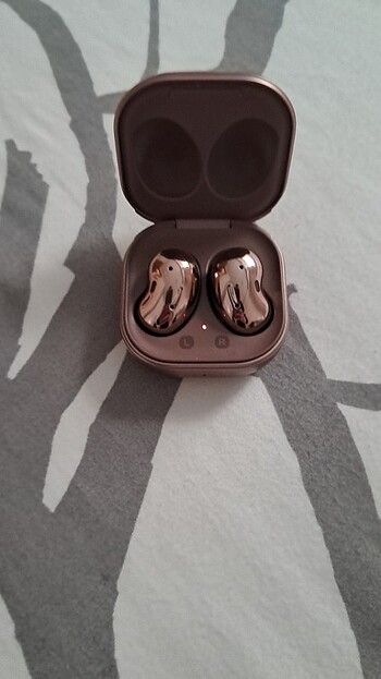 Samsung buds live