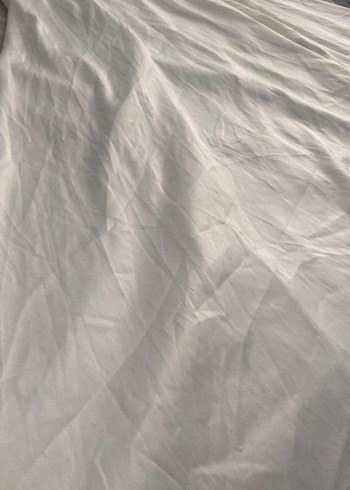 m Beden Beyaz degajeli yırtmaçlı elbise