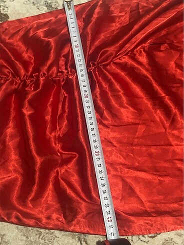 Saten drapeli yırtmaçlı etek - Görsel 6