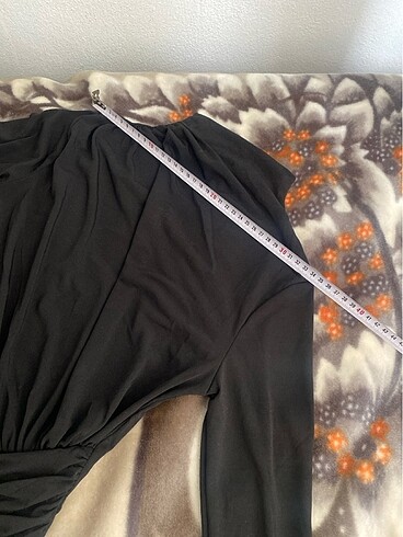 drapeli yırtmaçlı elbise - Görsel 5