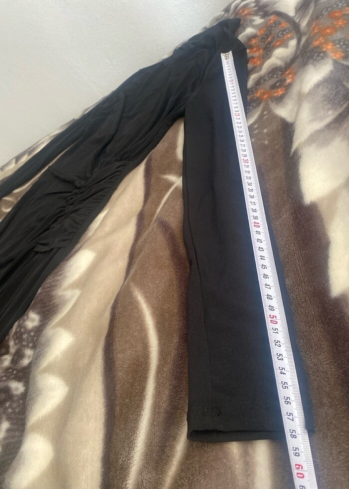 drapeli yırtmaçlı elbise - Görsel 2