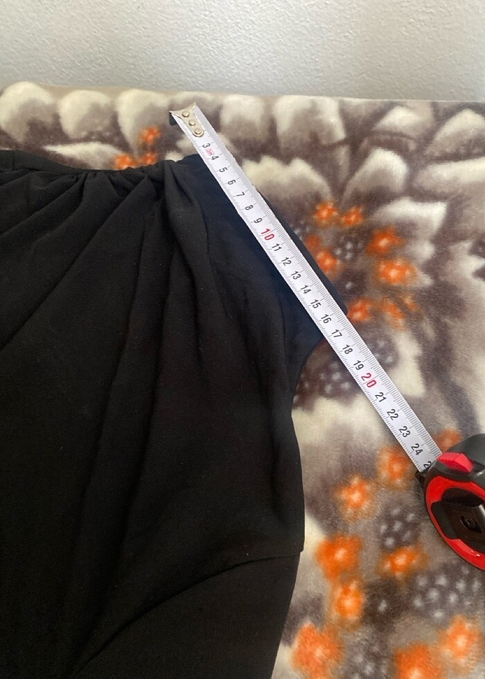 drapeli yırtmaçlı elbise - Görsel 4