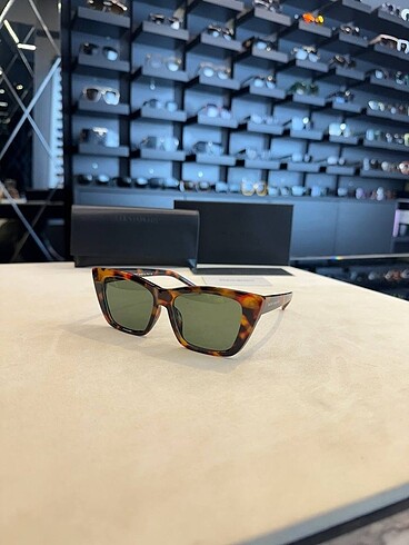 YSL İTHAL GÖZLÜK