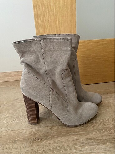 37 Beden Nine West gri topuklu bot