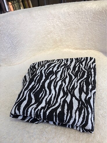 Zebra desen siyah beyaz şal