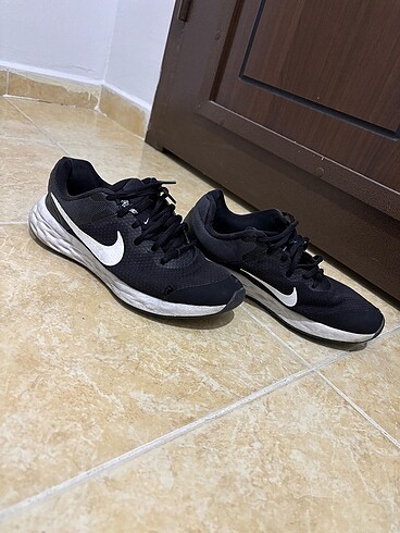 Nike spor ayakkabı