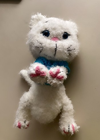 Mavi Kazaklı Beyaz Peluş Kedi Oyuncak - Görsel 3