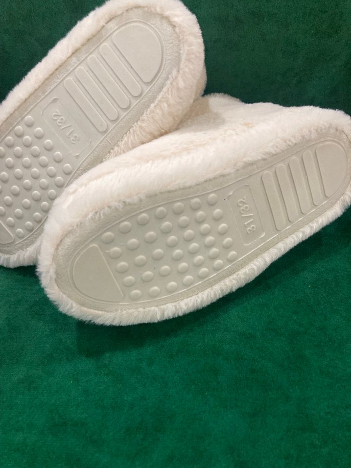 Kızlar için Beyaz Kürklü Ev Terliği - Görsel 3