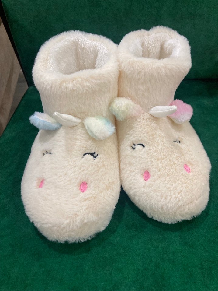 Kızlar için Beyaz Kürklü Ev Terliği - Görsel 2