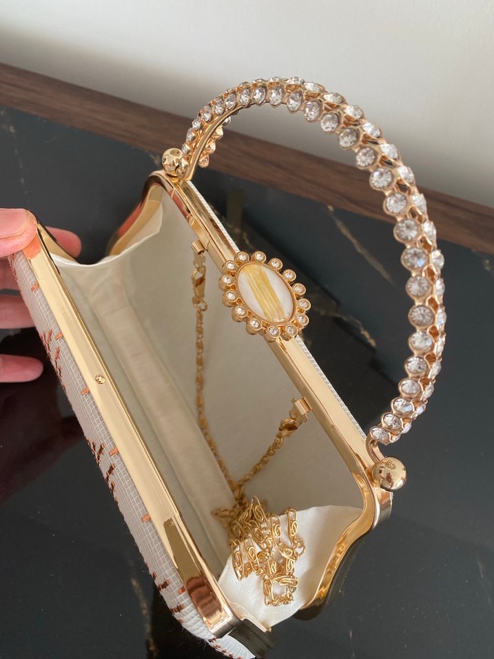 Tel kırma İşlemeli Beyaz Kadın Portföy Çanta - Görsel 4