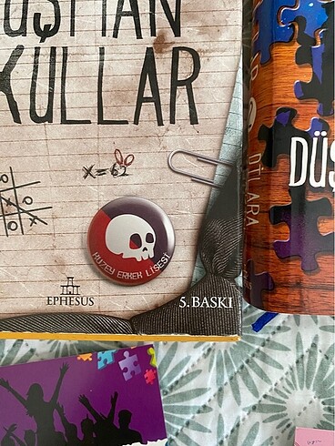  Düşman okullar