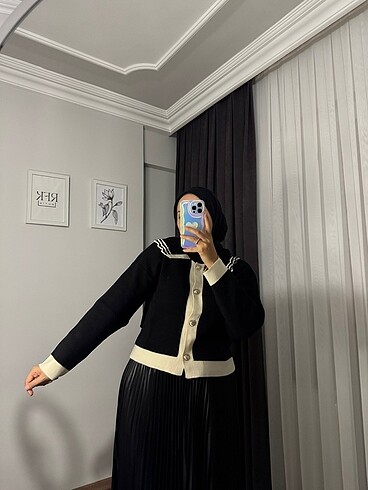 Diğer Etek üstü bebe yaka triko hırka