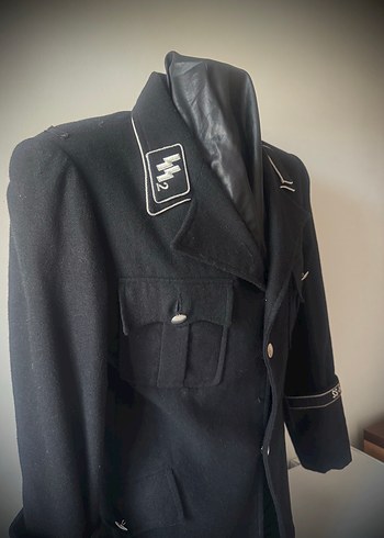 Hugo Boss Alman Allgemeine SSnin 1932 üniforması