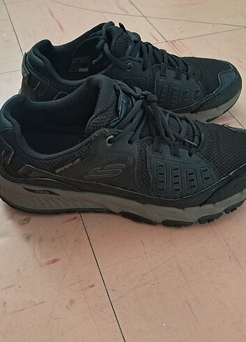 Skechers