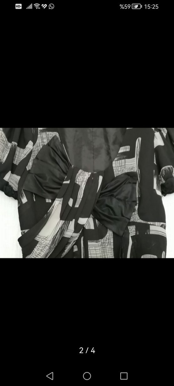 V Yaka Siyah Gri Mini Baskılı Elbise - Görsel 2