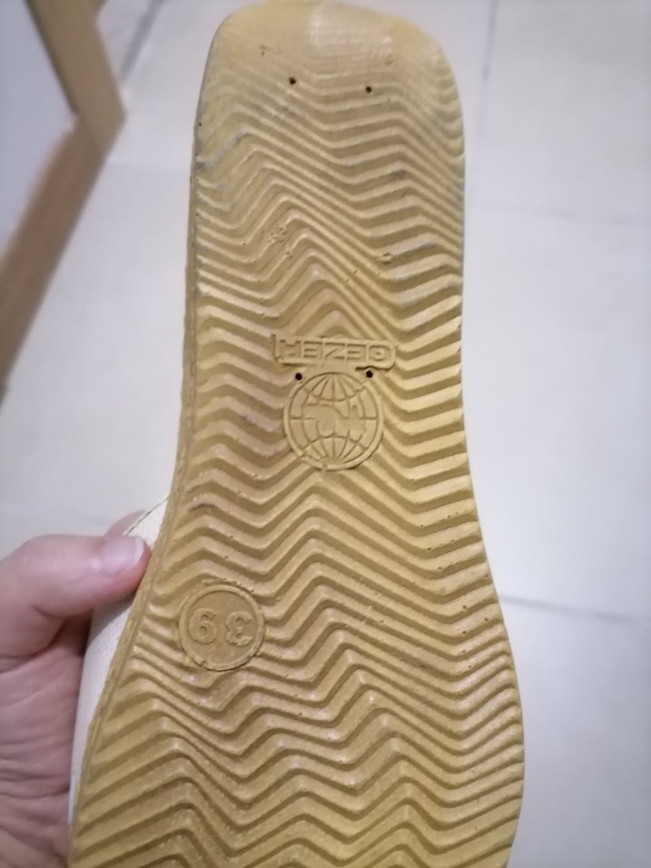 Tokalı Beyaz Kadın Dolgu Topuk Terlik - Görsel 5