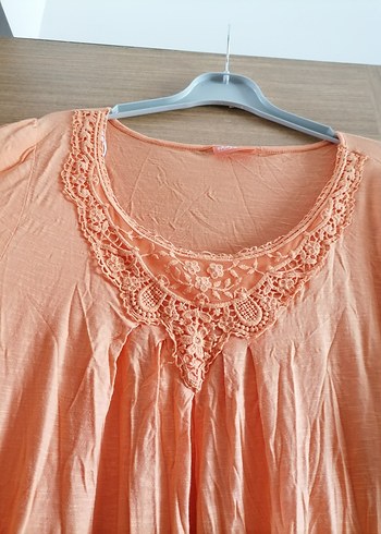 Dantel Detaylı V Yakalı  Bluz - Görsel 2