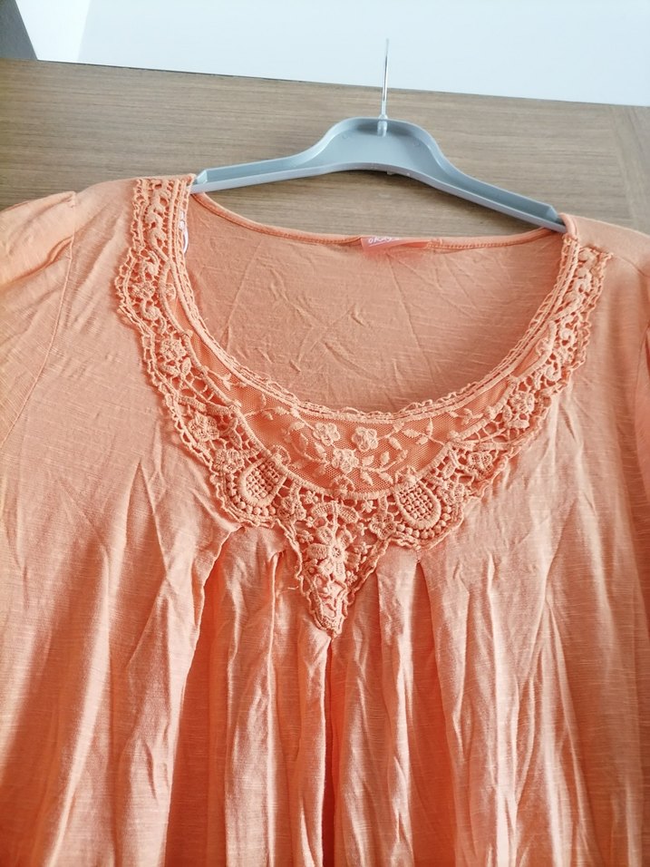 Dantel Detaylı V Yakalı  Bluz - Görsel 2