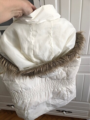 PARK BRAVO SIFIR GİBİ ŞİŞME YELEK. 36 BEDEN BEYAZ. YAKASI KÜRKLÜ - Görsel 4