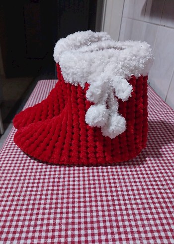Yılbaşı  Kırmızı Örgü Ev Botu kadife ipten örülmüştür - Görsel 3