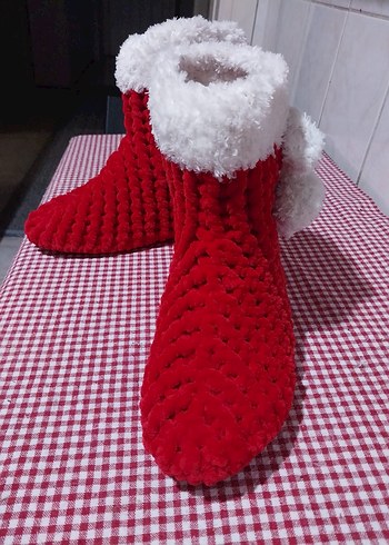 Yılbaşı  Kırmızı Örgü Ev Botu kadife ipten örülmüştür - Görsel 2
