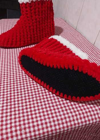 Yılbaşı  Kırmızı Örgü Ev Botu kadife ipten örülmüştür - Görsel 4