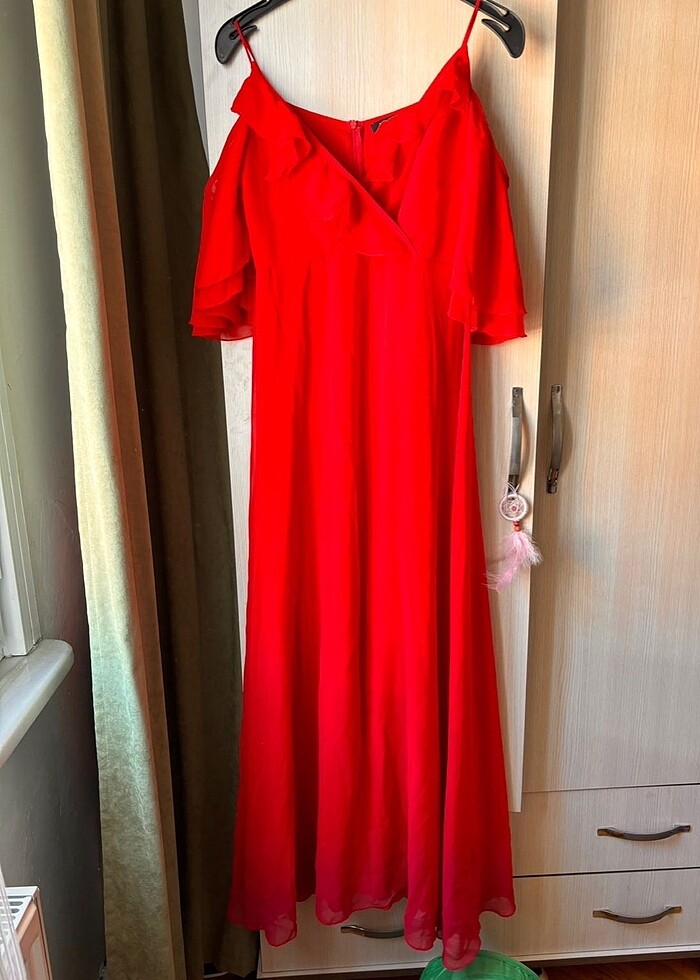 Uzun kırmızı elbise - Görsel 2