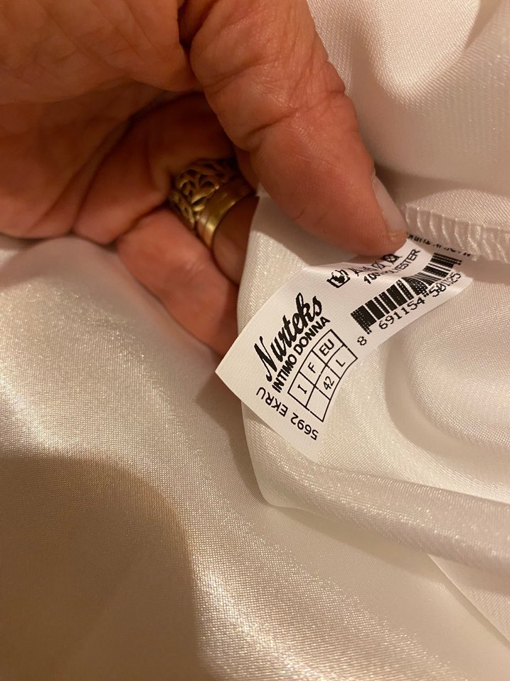 NURTEKS
Kadın Beyaz Vintage Saten Pijama Takımı - Görsel 4