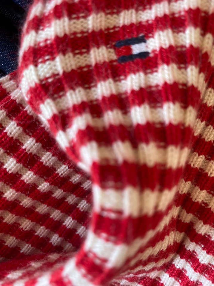 TOMMY HİLFİGER
Kırmızı V Yaka Örgü Kadın Triko - Görsel 3