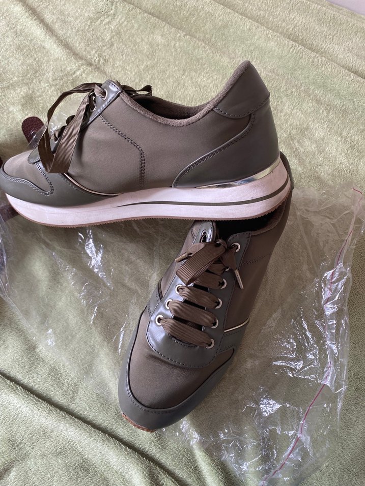 Bej Süet Kadın Spor Ayakkabı Stradivarius - Görsel 3