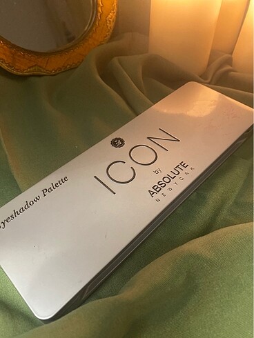 Diğer Absolute New York. İCON eyesshadow palette.