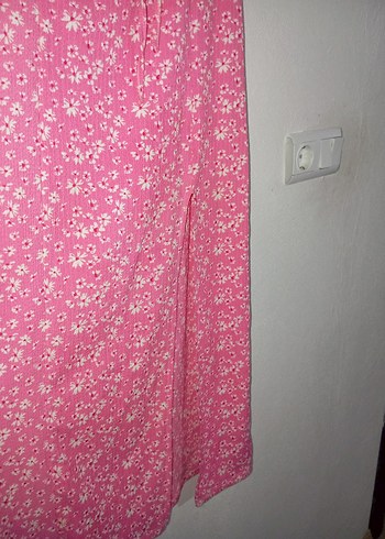 s Beden Pembe Çiçekli Uzun yırtmaçlı elbise