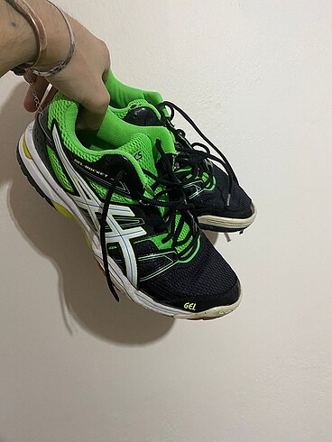 Asic ayakkabı