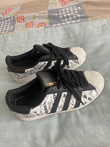 Adidas süperstar desenli