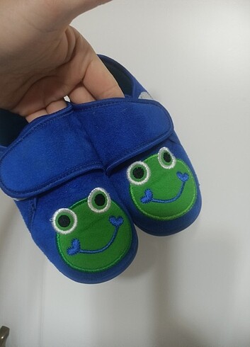 Erkek çocuk panduf. Ev ayakkabısı 