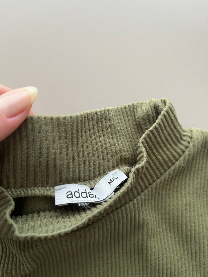 Haki Renkli Uzun Kollu Yüksek Yakalı Kadın Crop - Görsel 2