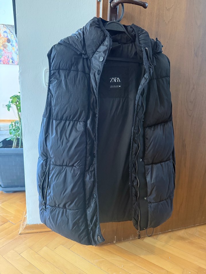 Zara Siyah Kapüşonlu Kadın Şişme Yelek - Görsel 4