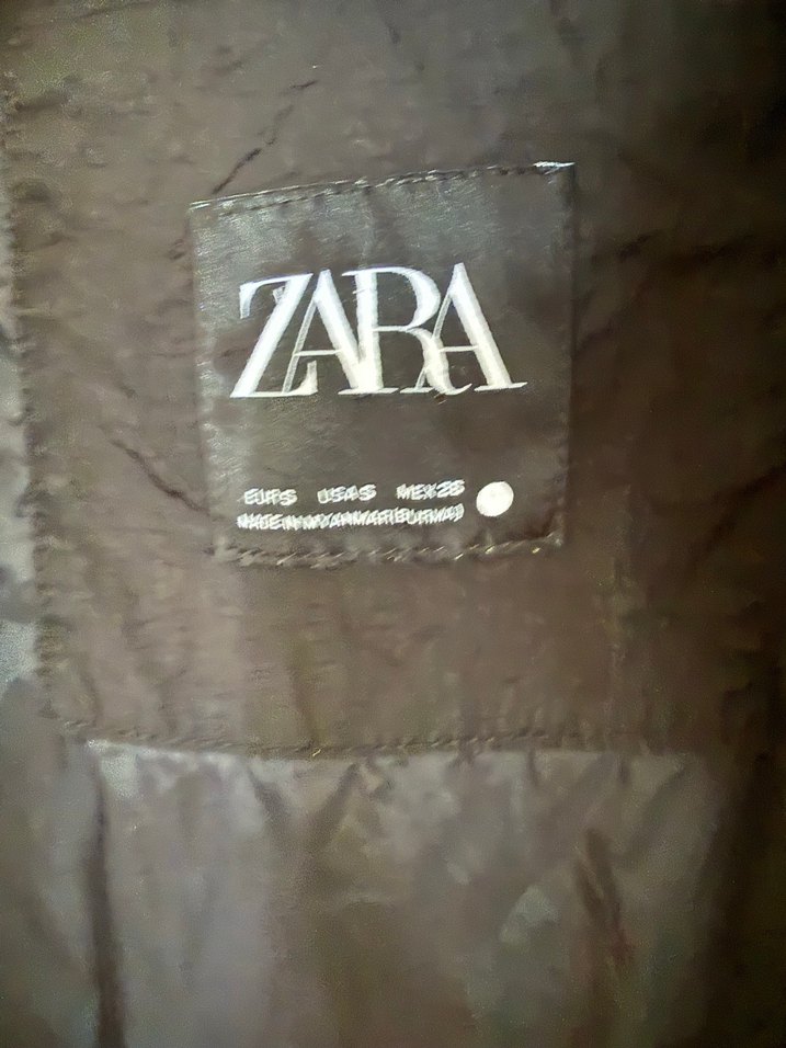 Zara Siyah Kapüşonlu Kadın Şişme Yelek - Görsel 2