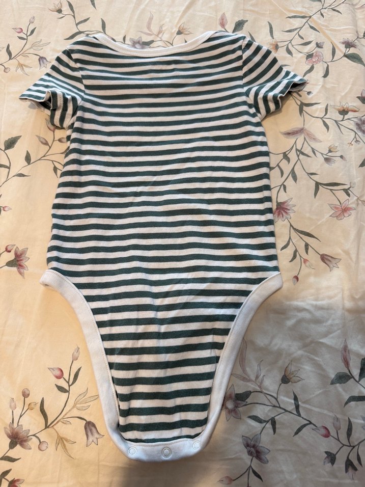 Gap  Beyaz Çizgili Bebek Zıbını - Görsel 2