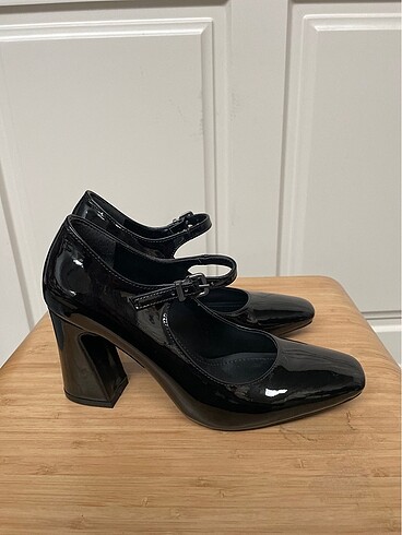 Diğer Siyah Rugan Topuklu Kadın Ayakkabı