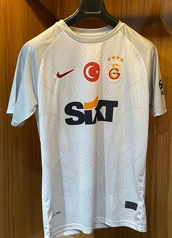 Diğer Yeni Sezon Galatasaray Formasi