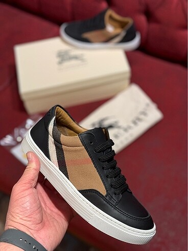 Diğer BURBERRY KADIN AYAKKABI 36 NO TEK!!!!