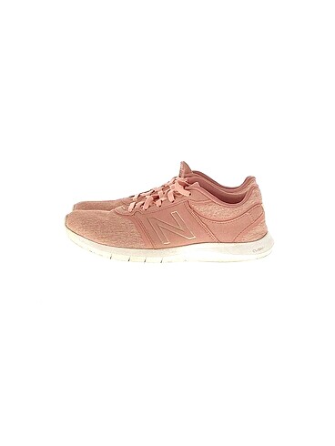 New Balance Spor Ayakkabı %70 İndirimli.