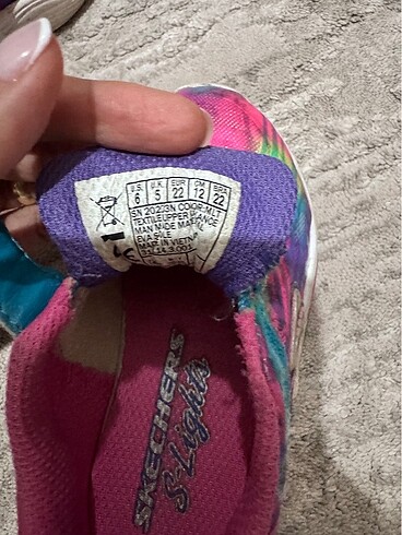 Skechers Skechers kız bebek 22 numara????