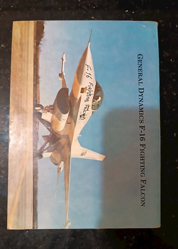 Yeni Süper Cilt 2 Yüzbaşı Volkan Çizgi Roman - Görsel 2